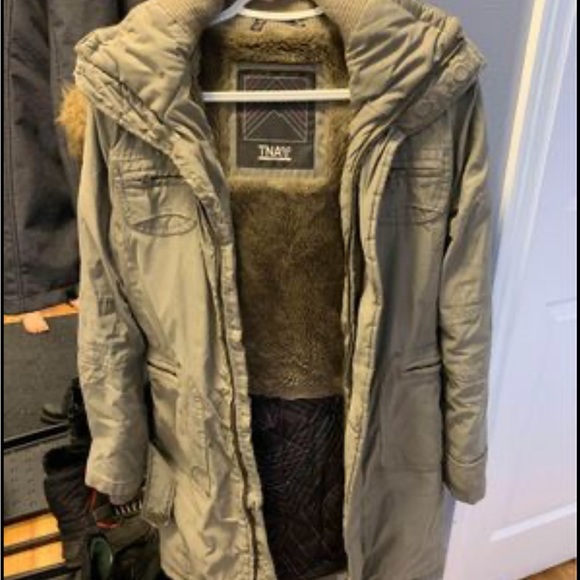 Aritzia parka Olive green - Picture 3 of 3